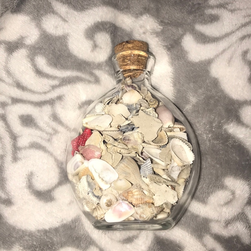 Shell filled jar